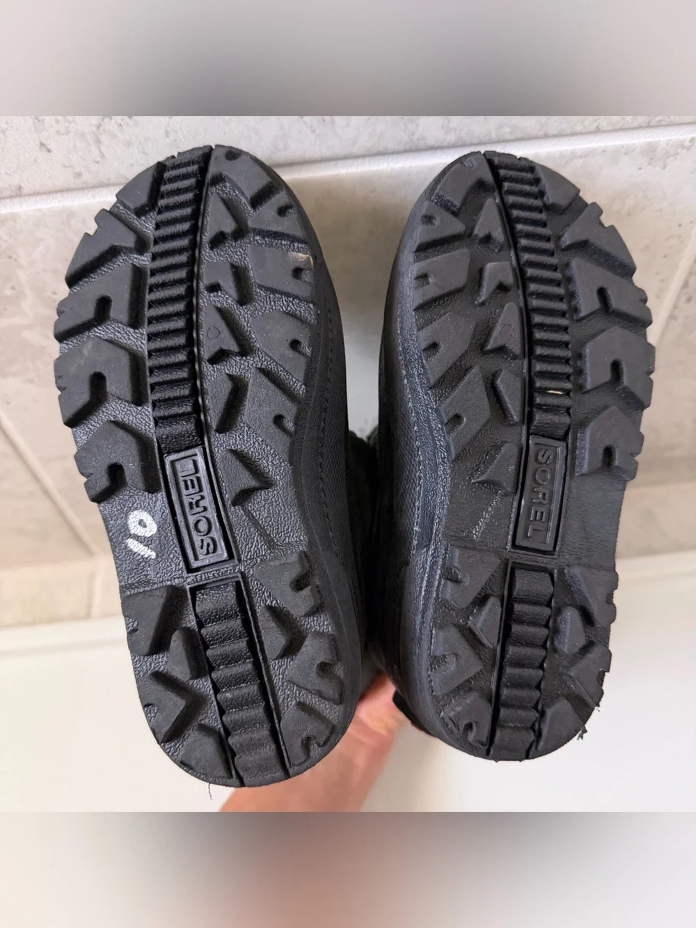 Sorel Kids Green and Black Winter Boot Size 12